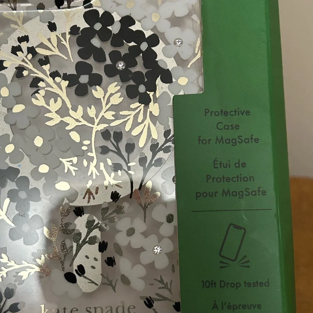 Kate Spade Black and White Floral 15 Pro Phone Case